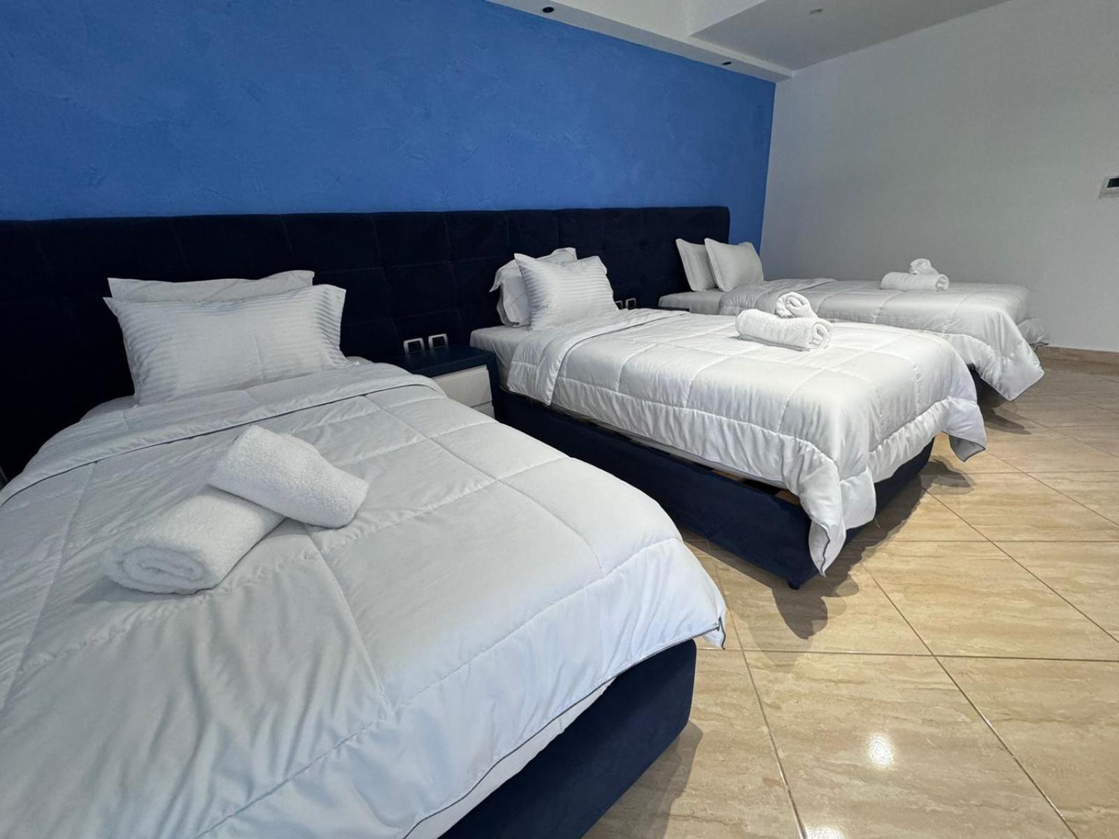 Hotel Blue Sky Sarande Bagian luar foto