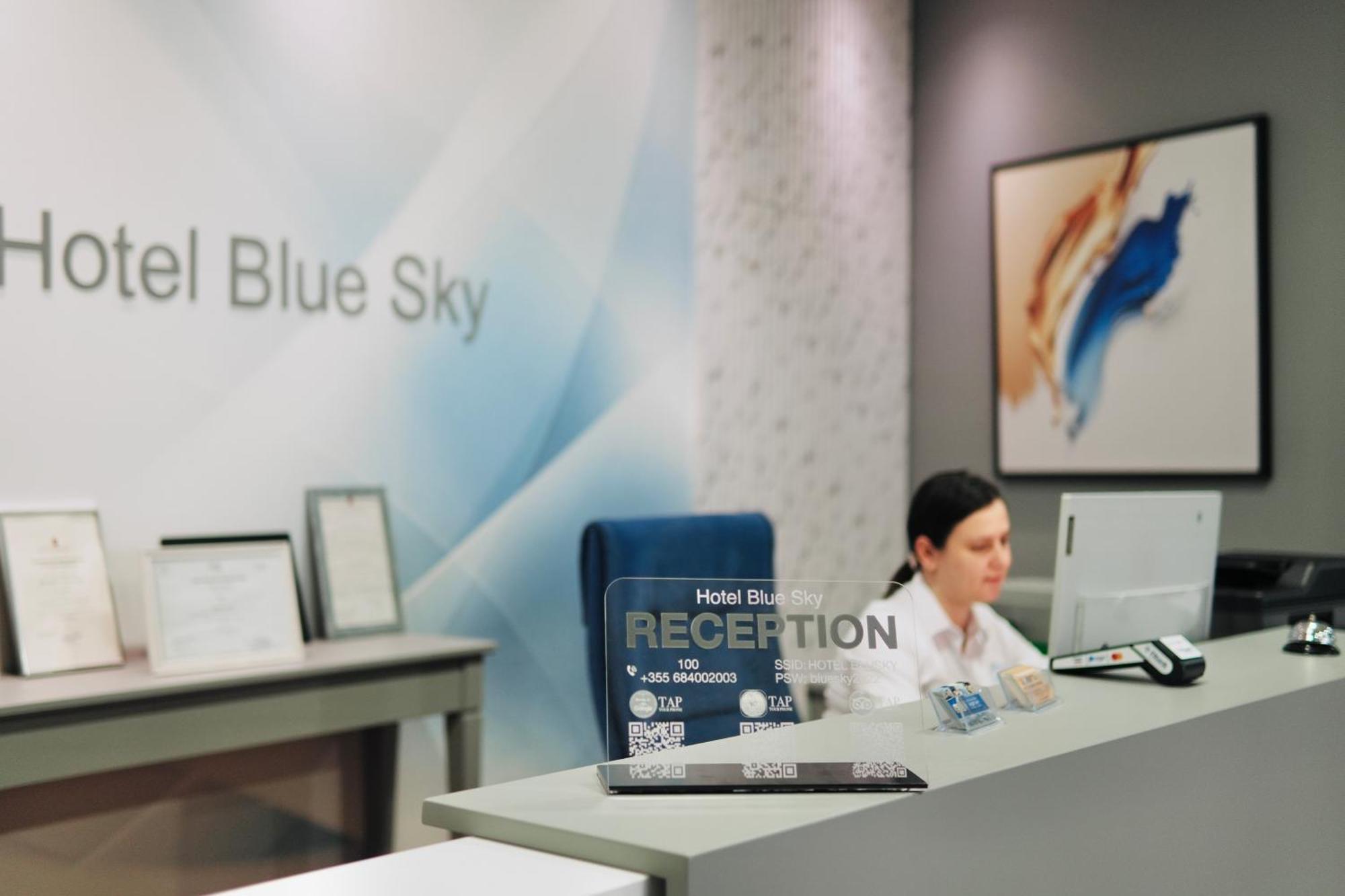 Hotel Blue Sky Sarande Bagian luar foto