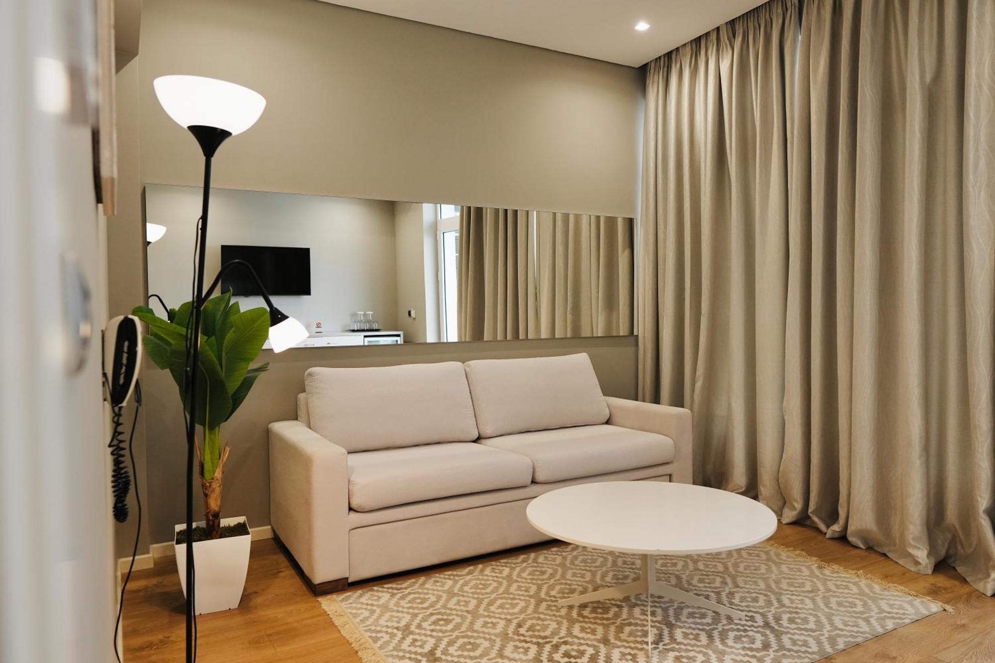Hotel Blue Sky Sarande Bagian luar foto