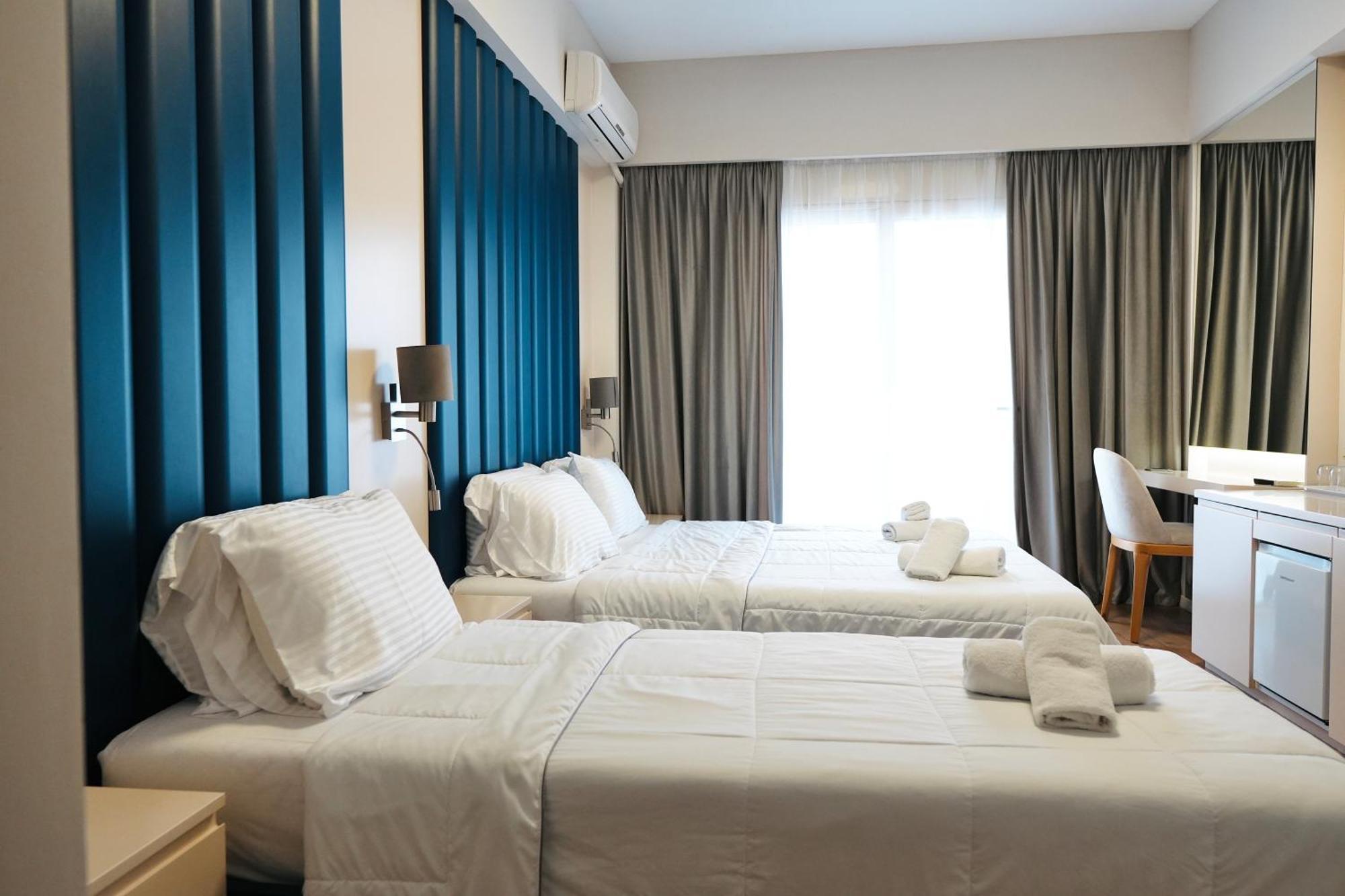 Hotel Blue Sky Sarande Bagian luar foto