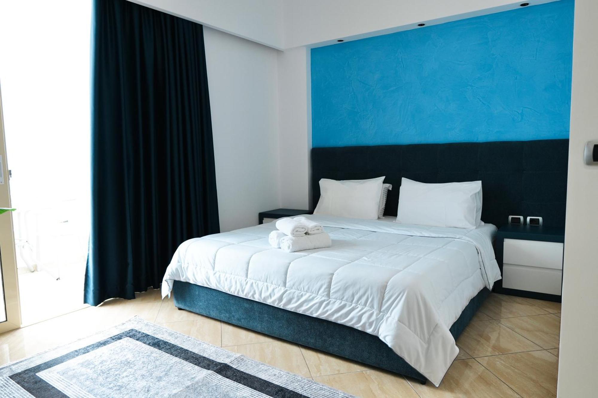 Hotel Blue Sky Sarande Bagian luar foto