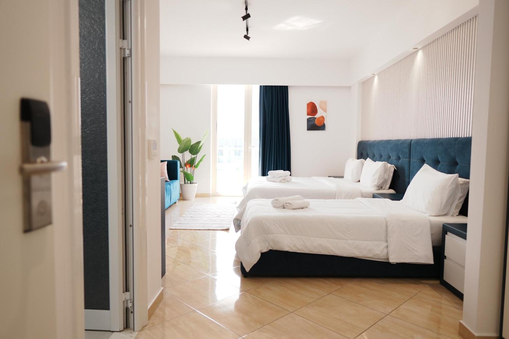 Hotel Blue Sky Sarande Bagian luar foto