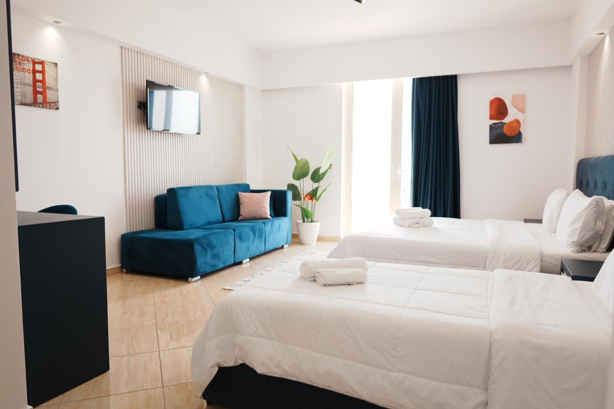 Hotel Blue Sky Sarande Bagian luar foto