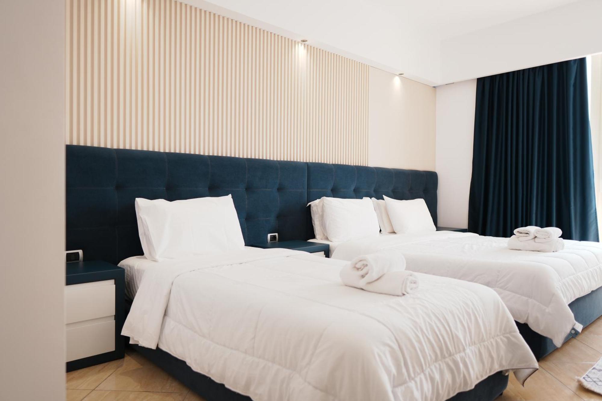 Hotel Blue Sky Sarande Bagian luar foto