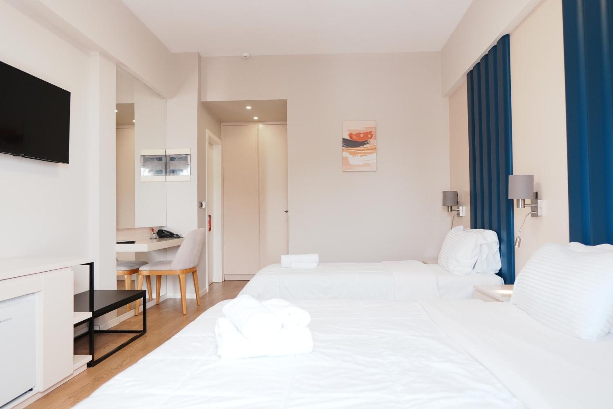 Hotel Blue Sky Sarande Bagian luar foto