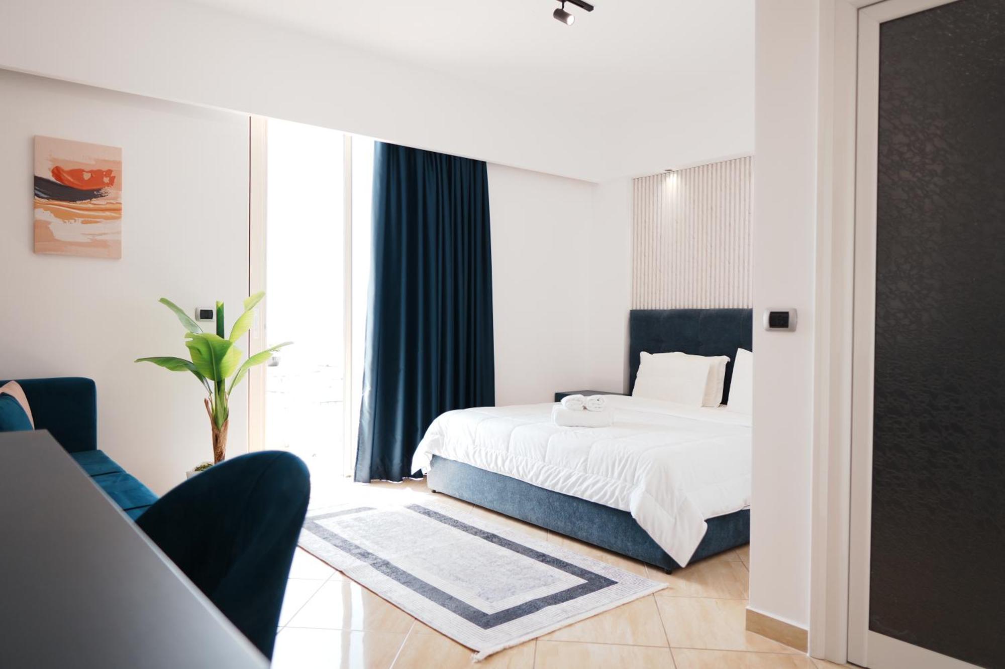 Hotel Blue Sky Sarande Bagian luar foto