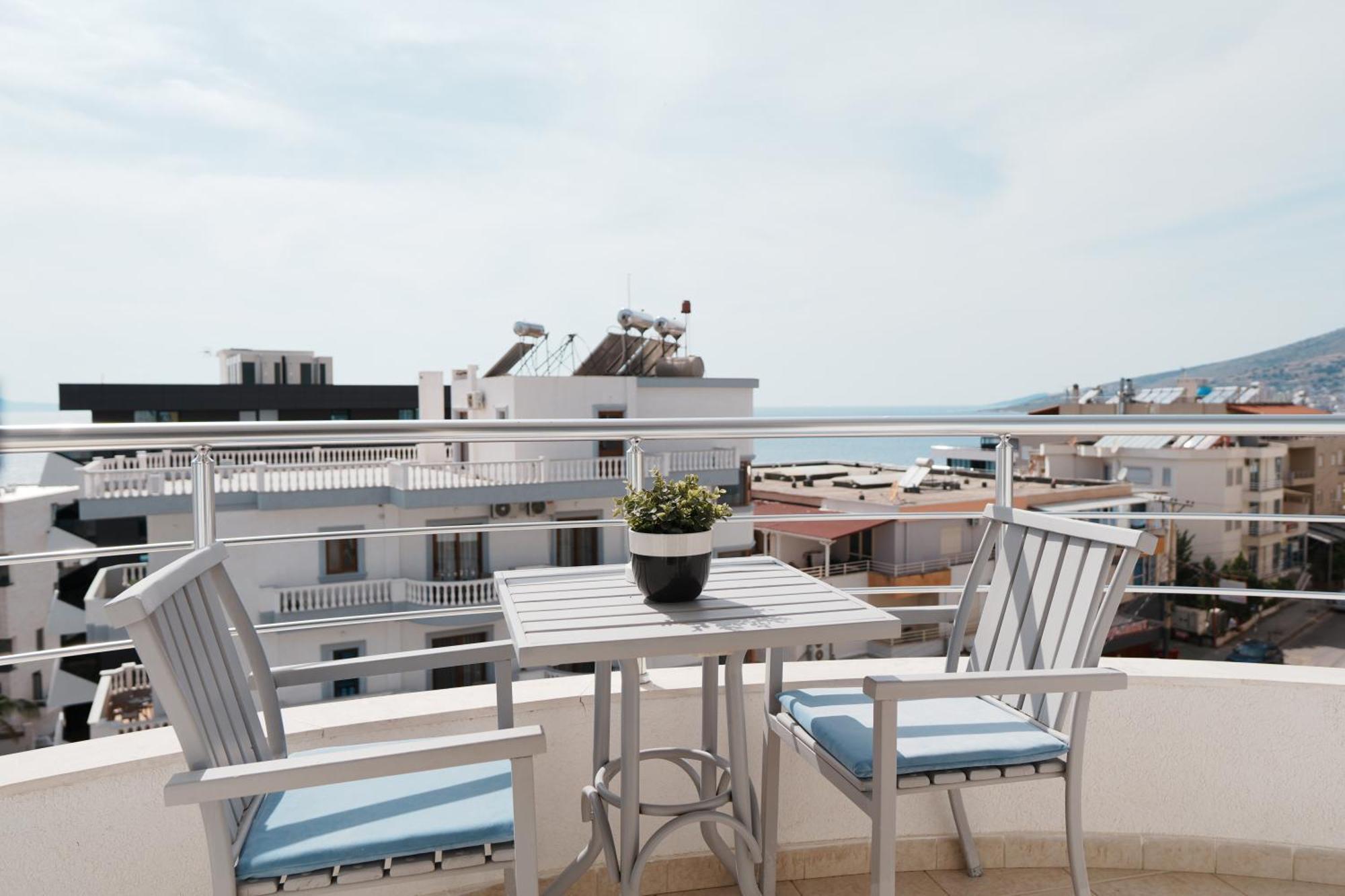 Hotel Blue Sky Sarande Bagian luar foto