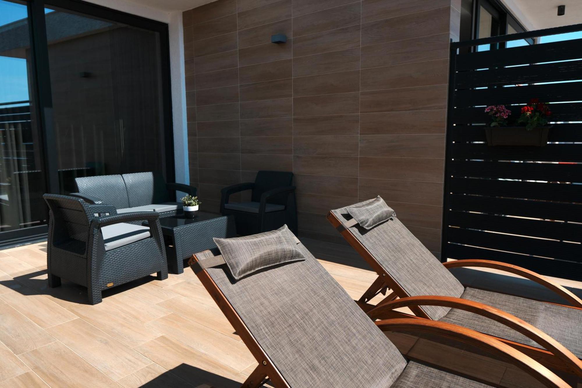 Hotel Blue Sky Sarande Bagian luar foto