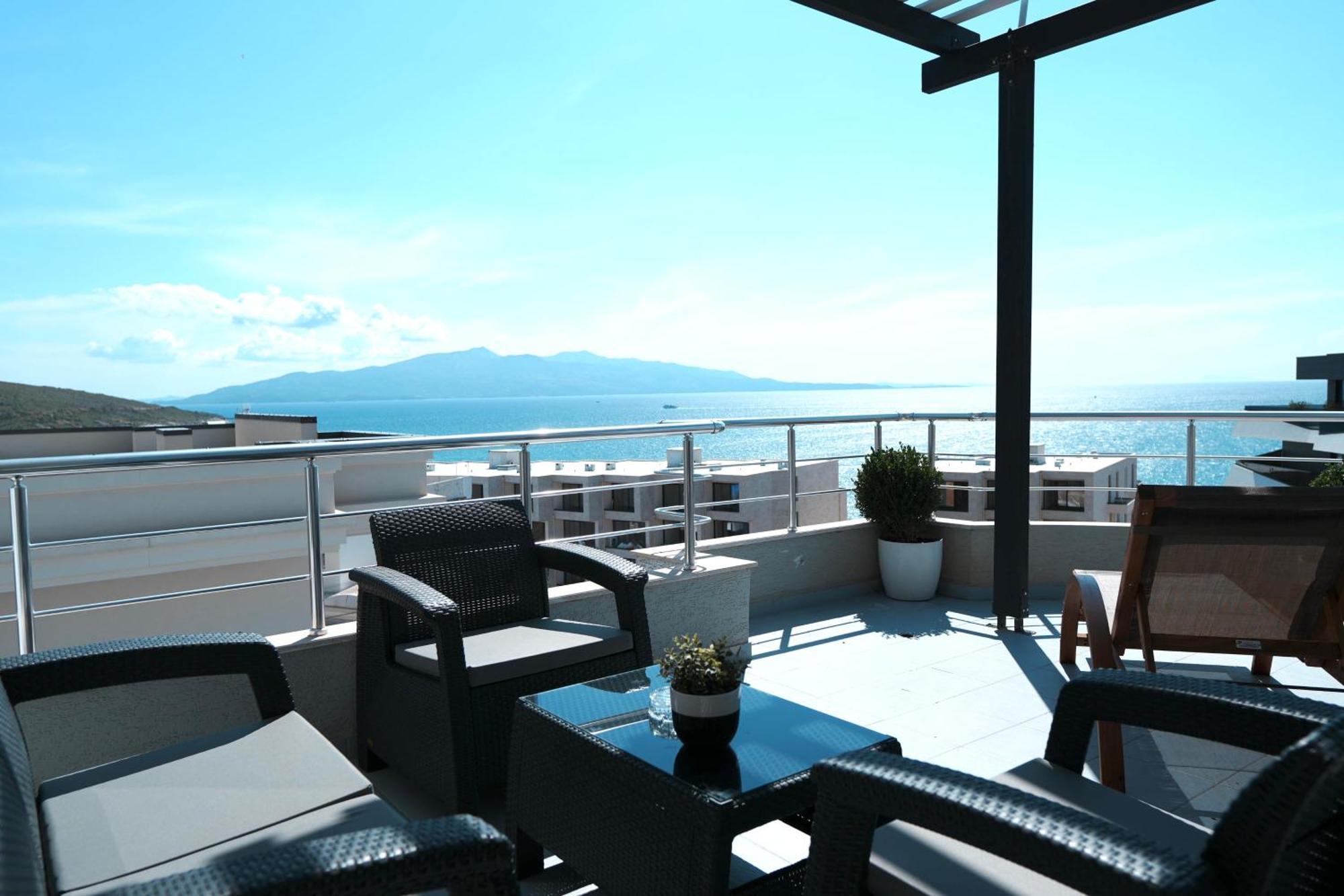 Hotel Blue Sky Sarande Bagian luar foto