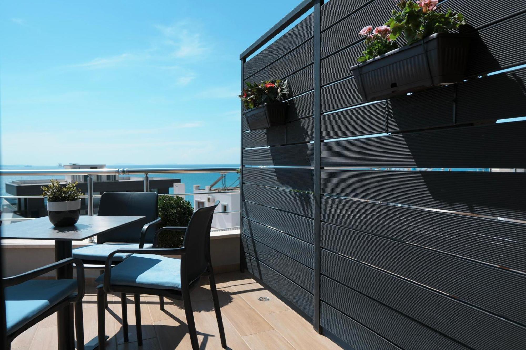 Hotel Blue Sky Sarande Bagian luar foto