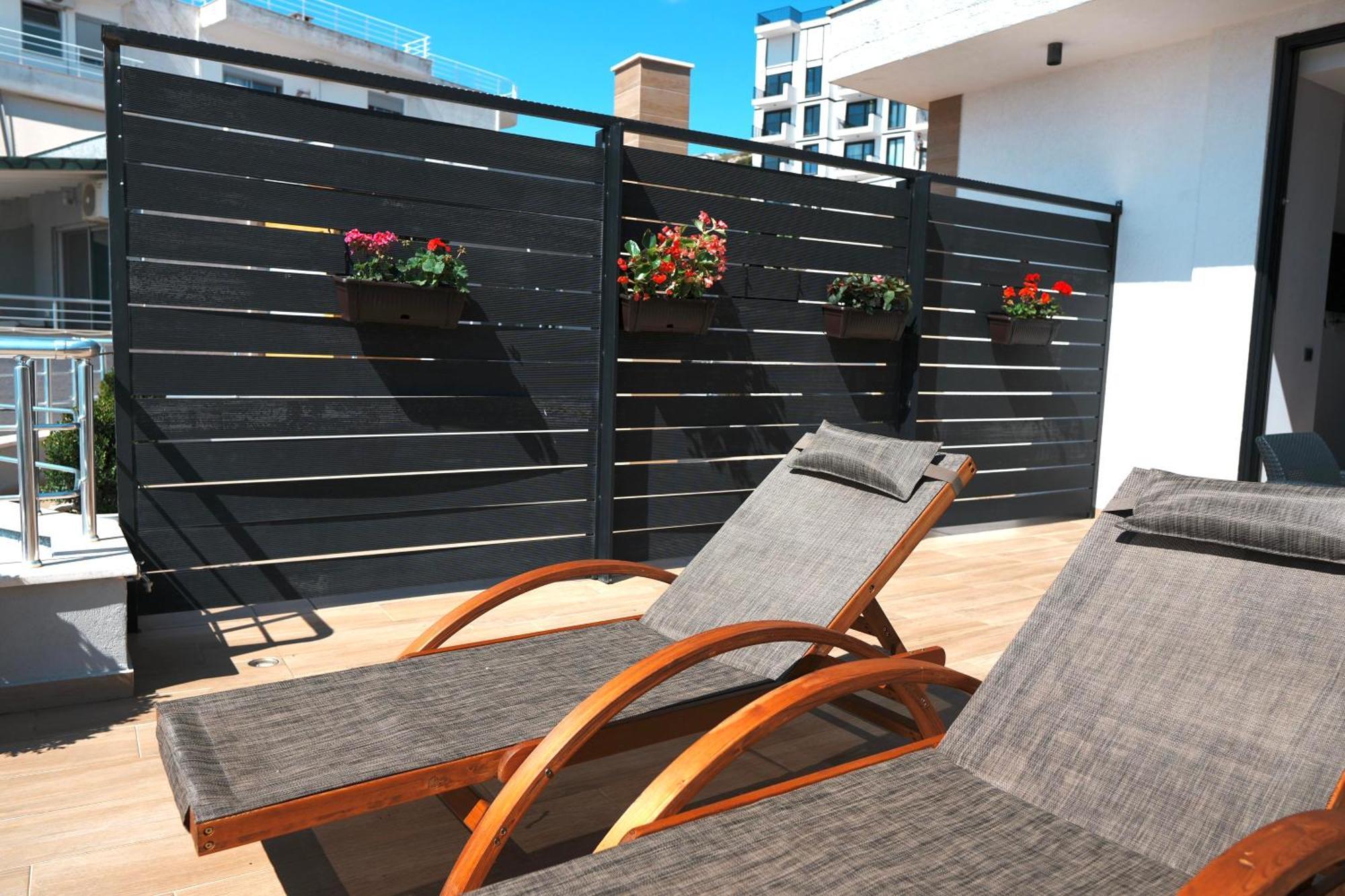 Hotel Blue Sky Sarande Bagian luar foto